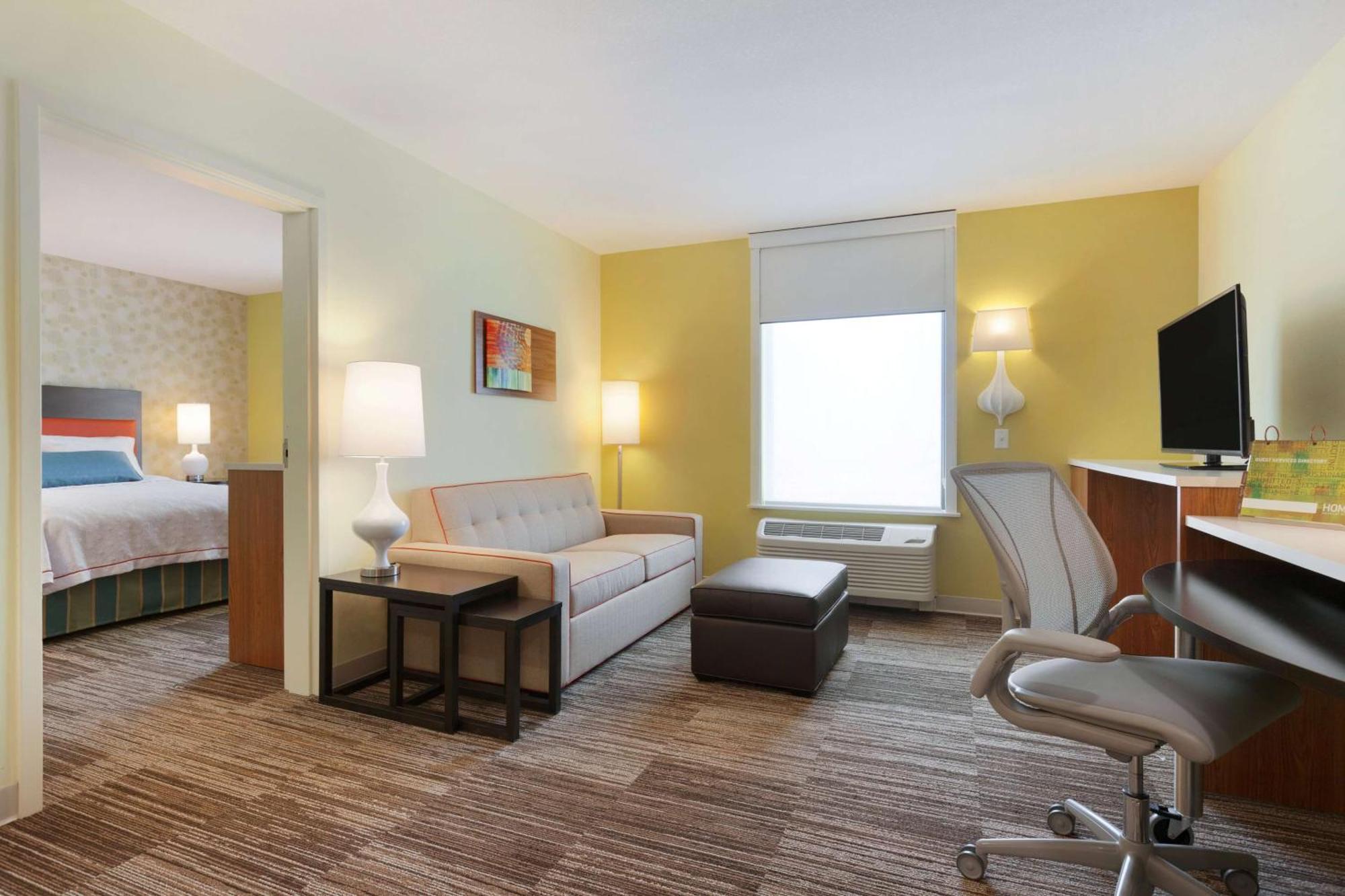 Home2 Suites By Hilton Champaign/Urbana Exterior photo