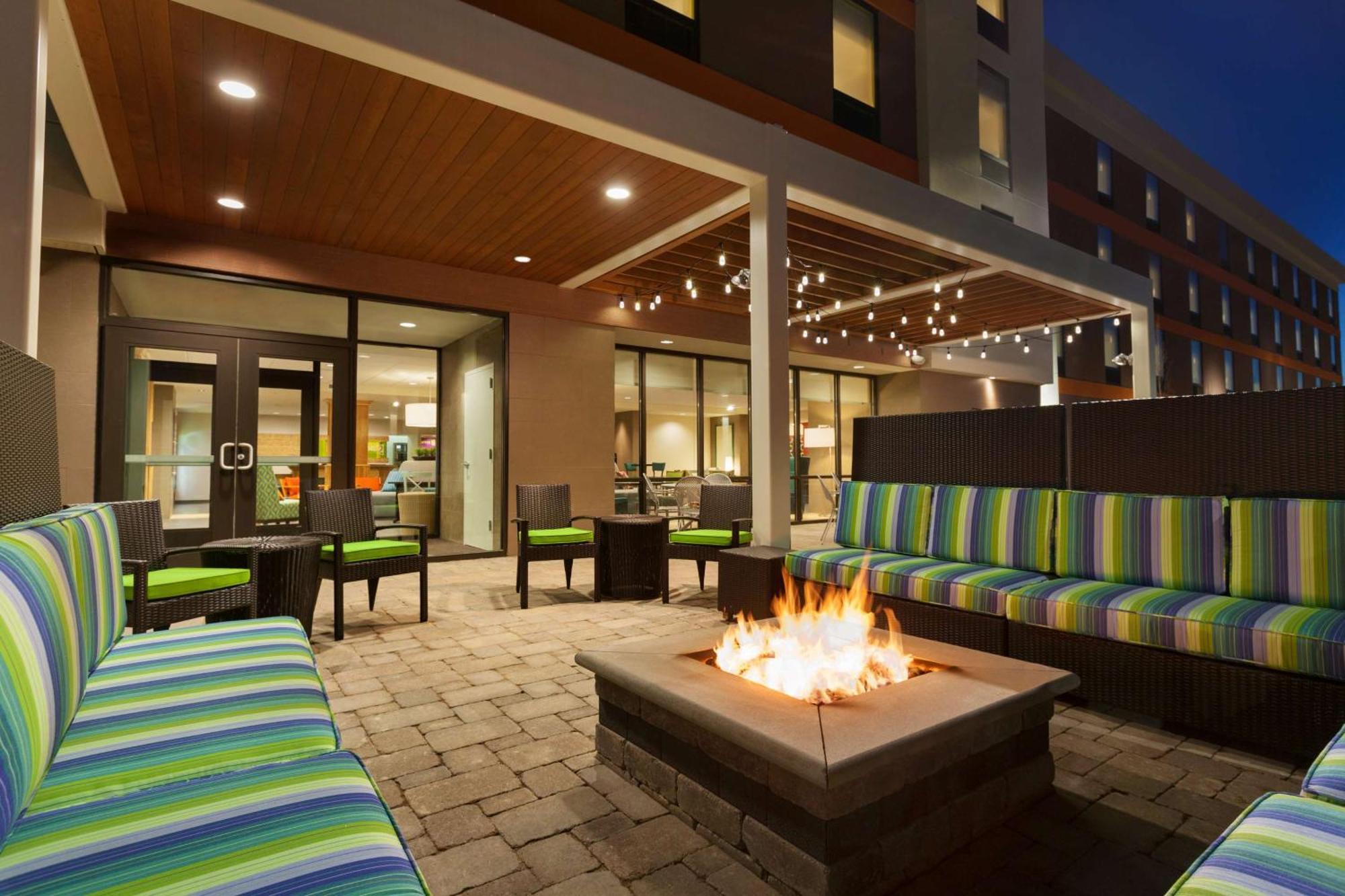 Home2 Suites By Hilton Champaign/Urbana Exterior photo